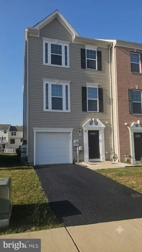 806 Blossom Dr, Hanover, PA 17331 - #1