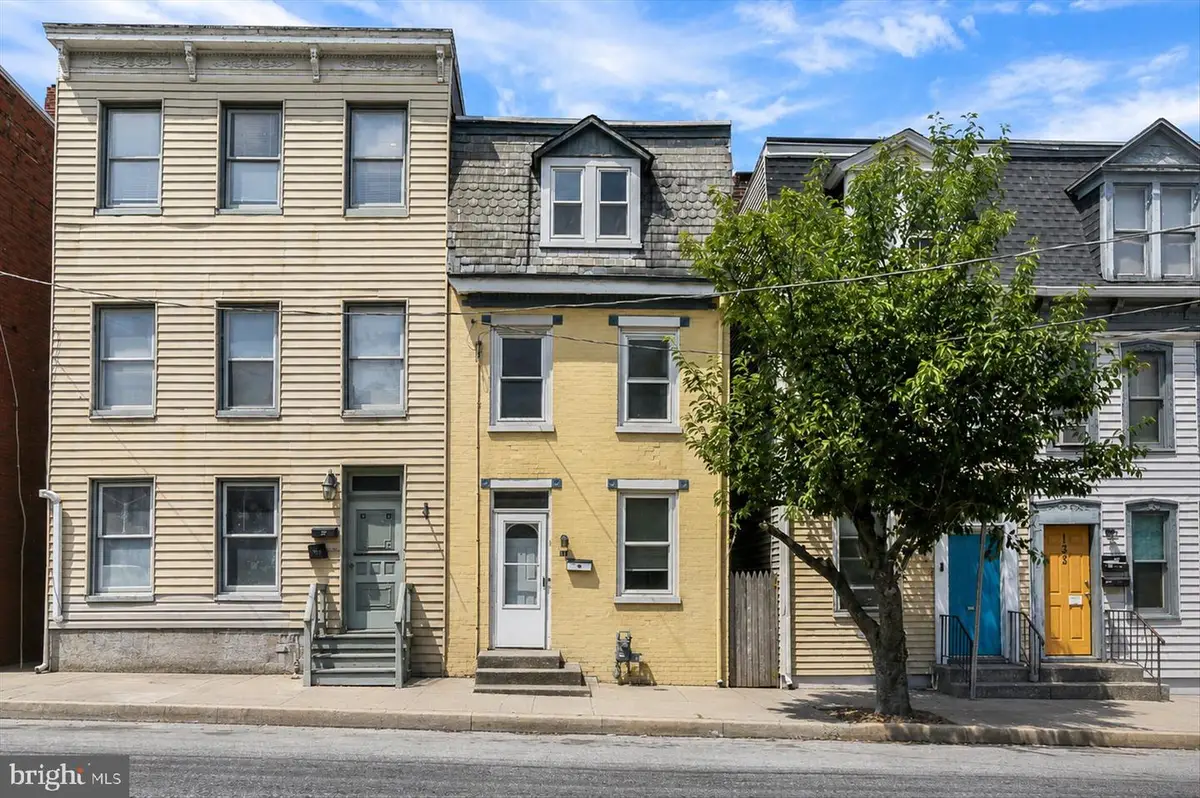 136 S Queen St, York, PA 17403 - #1