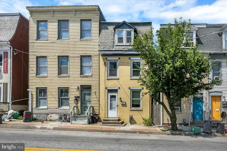 136 S Queen St, York, PA 17403 - #2