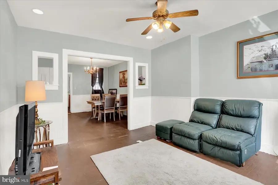 136 S Queen St, York, PA 17403 - #3