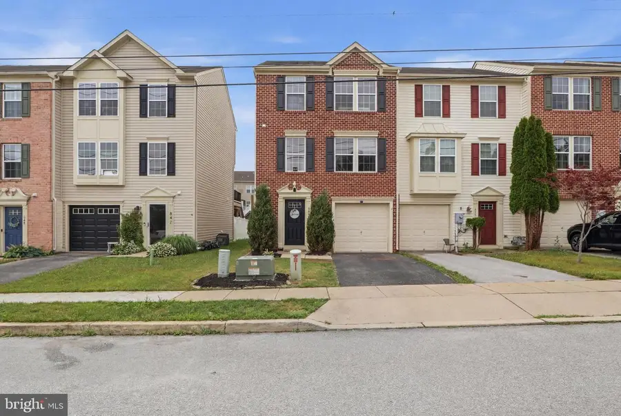 844 Blossom Dr, Hanover, PA 17331 - #2