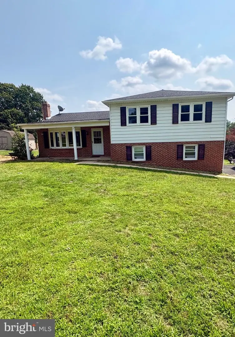 439 Valley Rd, York, PA 17407 - #1