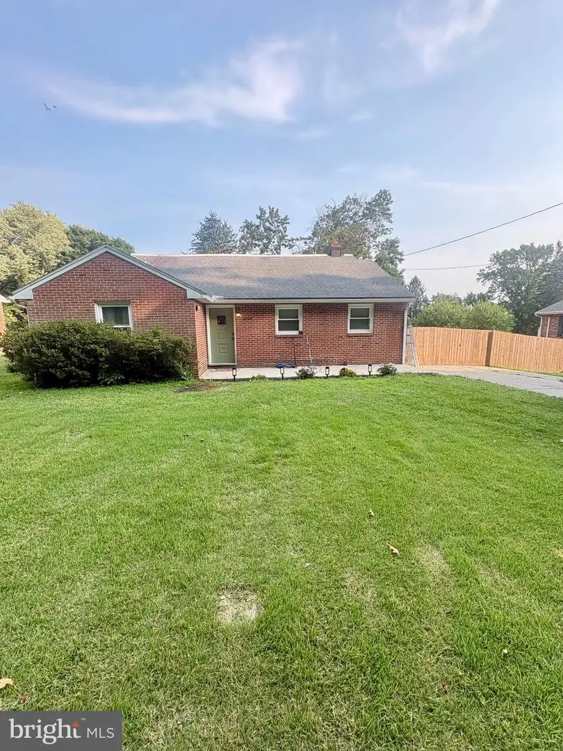 2166 Ridgewood Rd, York, PA 17406 - #2
