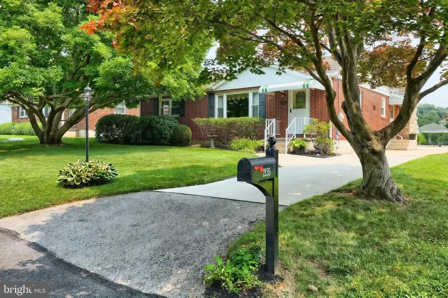 2135 Pleasant View Dr, York, PA 17406 - #2