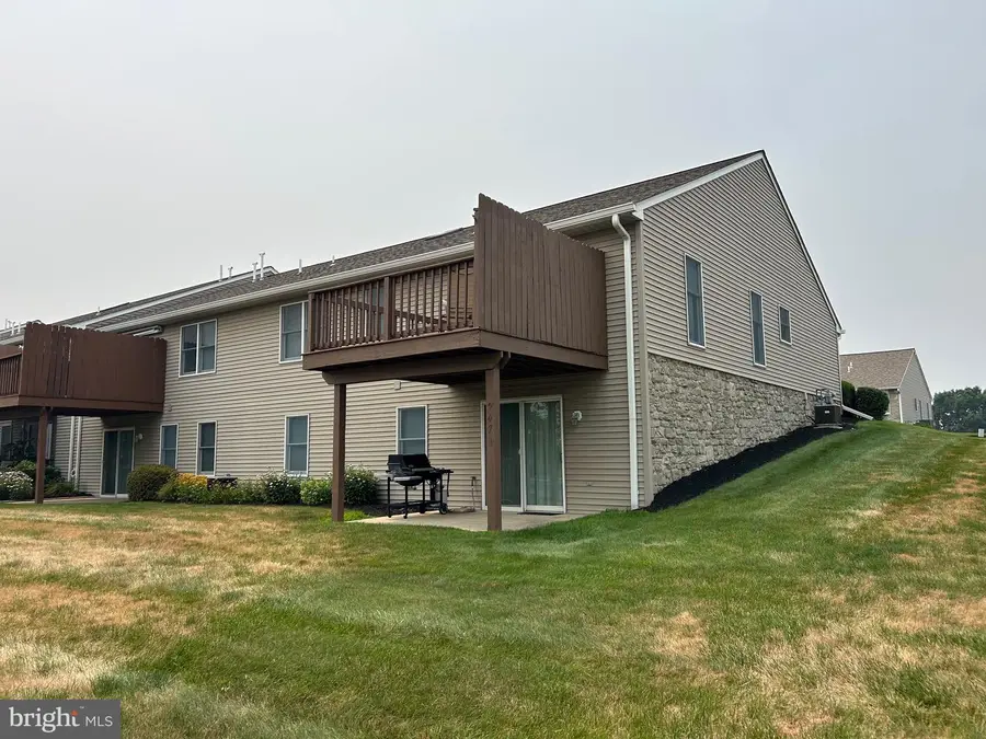 2475 Pin Oak Dr #64, York, PA 17406 - #2