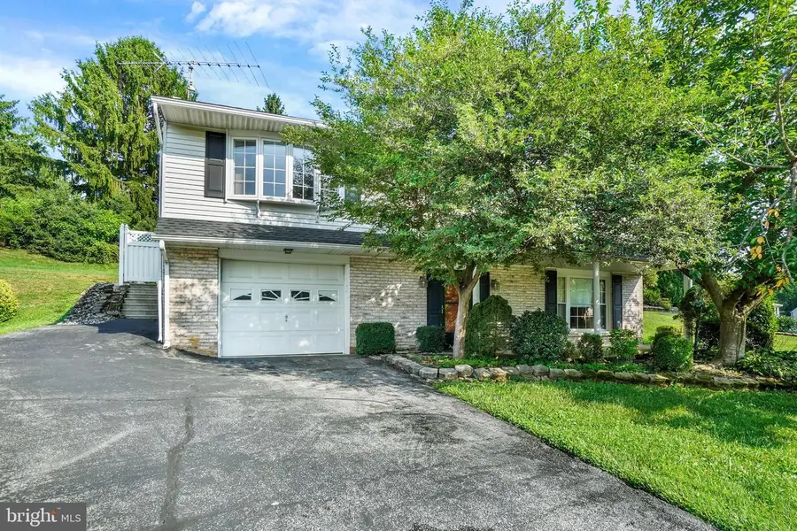 127 Strassburg Cir, Shrewsbury, PA 17361 - #2
