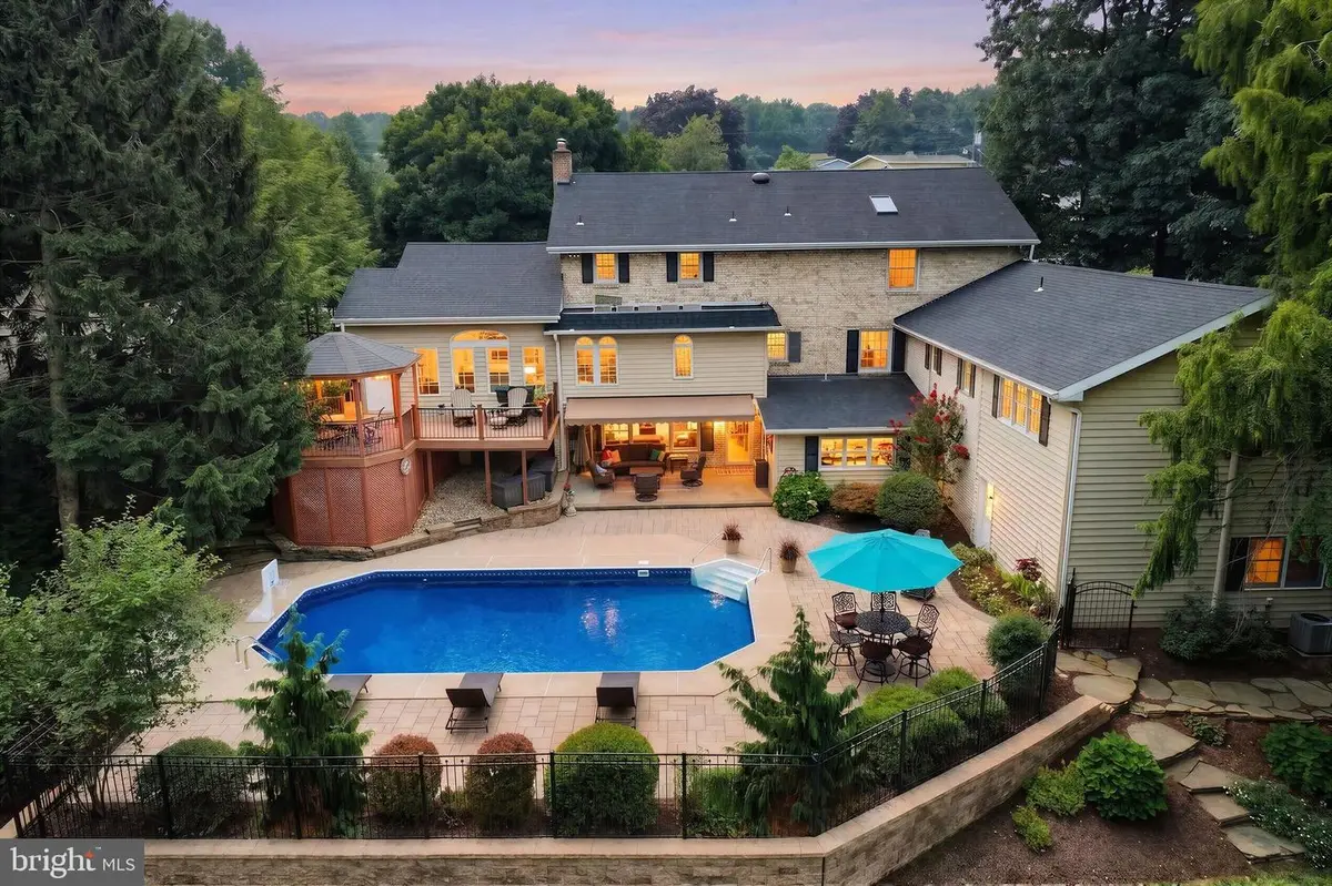 701 Hoffman Rd, York, PA 17403 - #1