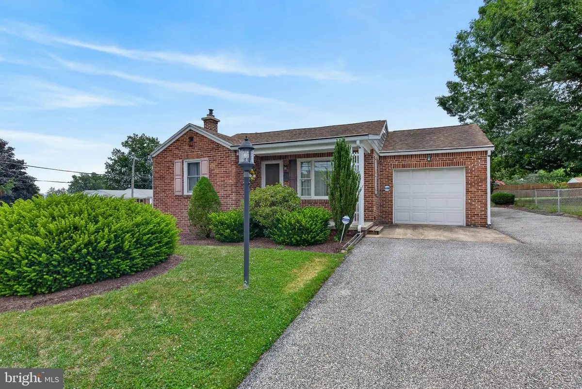 540 Manor Rd, Windsor, PA 17366 - #1