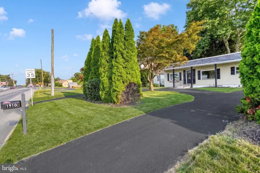 1910 S Queen St, York, PA 17403 - #3
