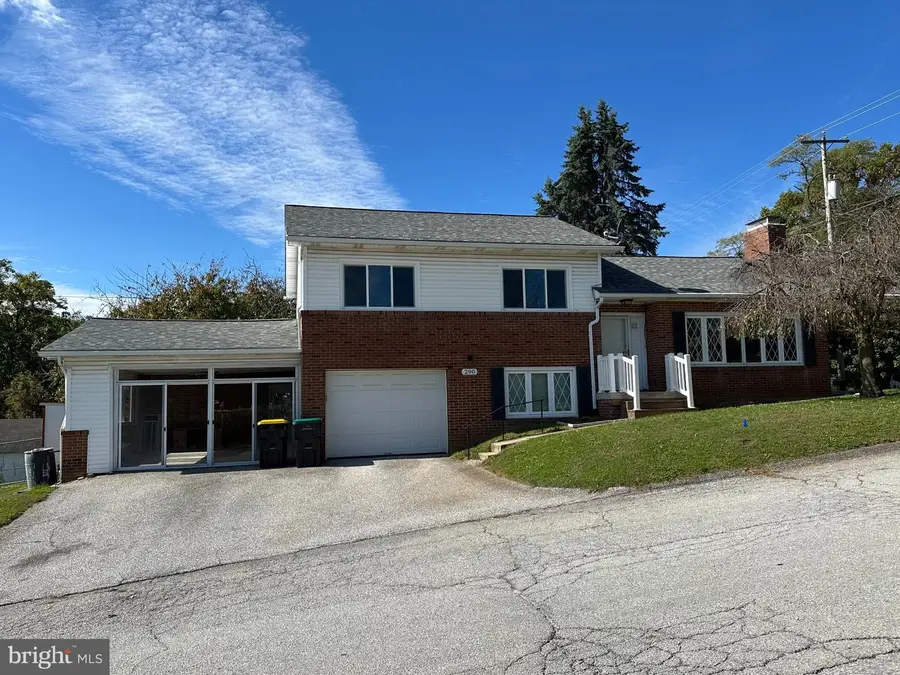 290 E Broadway, Red Lion, PA 17356 - #2