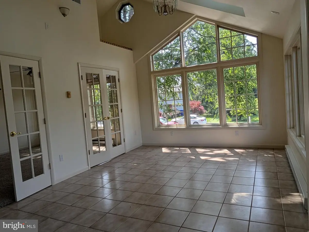413 Jennifer Dr, New Cumberland, PA 17070 - #1