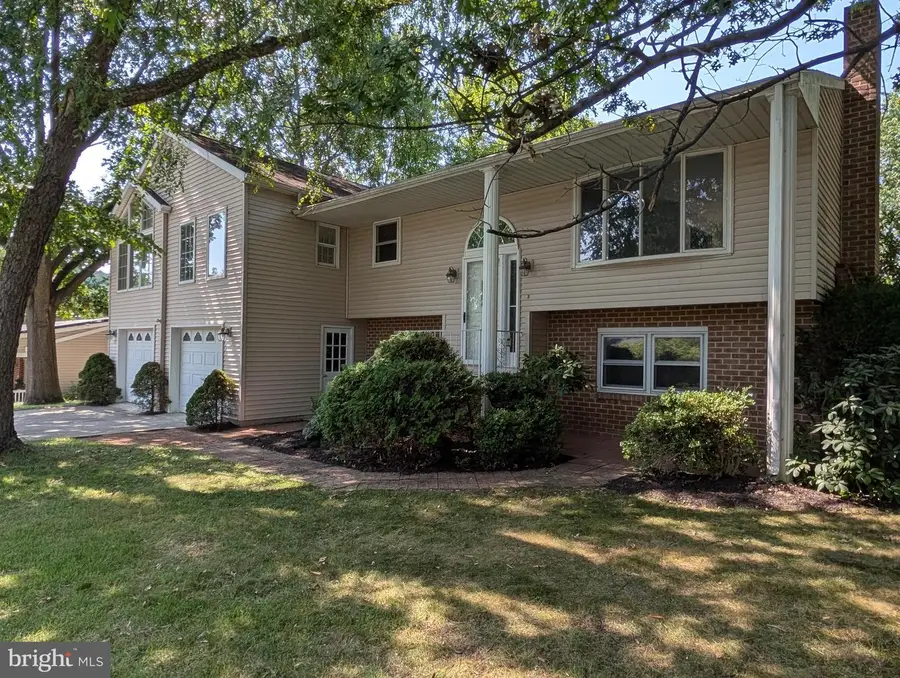 413 Jennifer Dr, New Cumberland, PA 17070 - #2