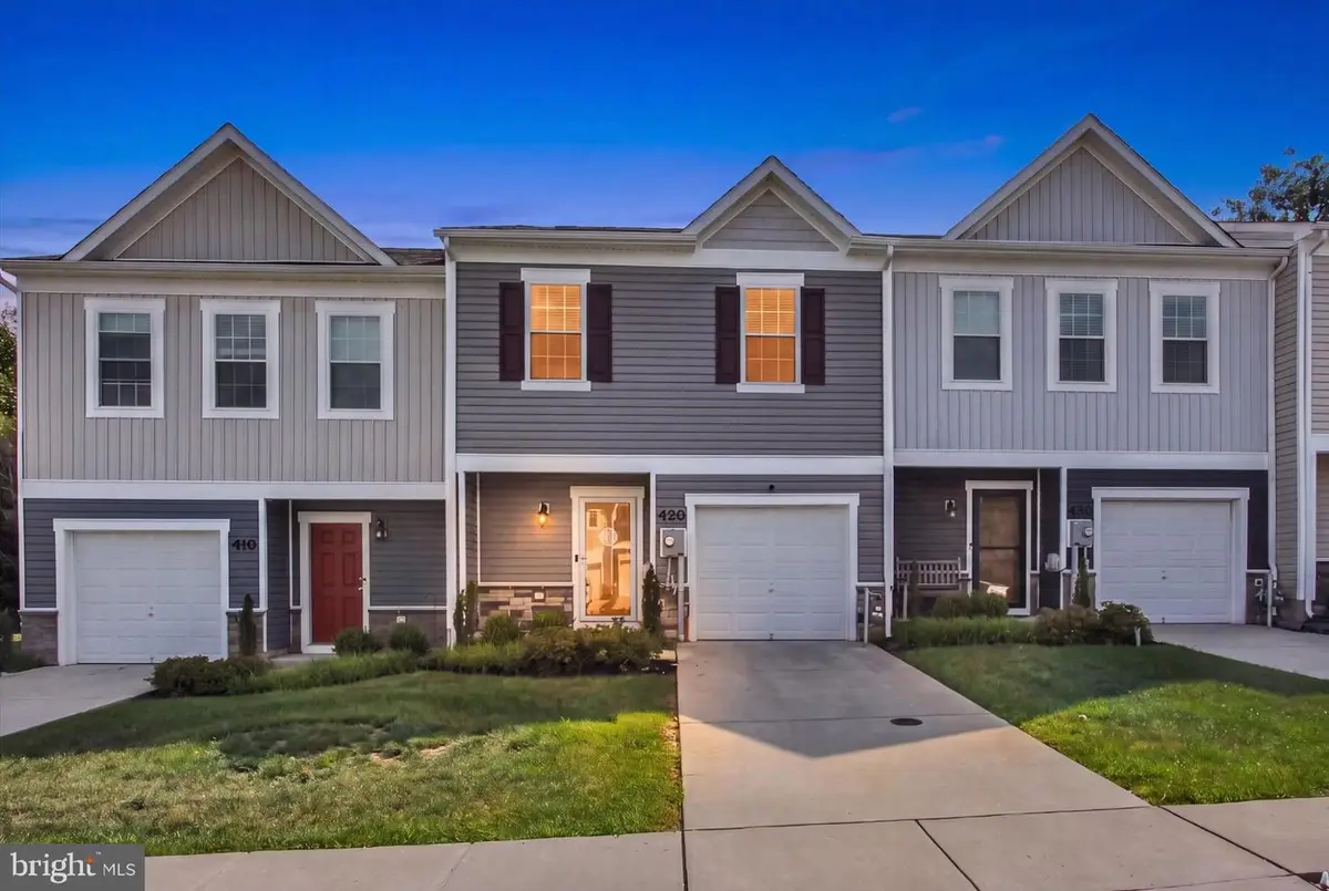 420 Maple Run Dr, York, PA 17404 - #1