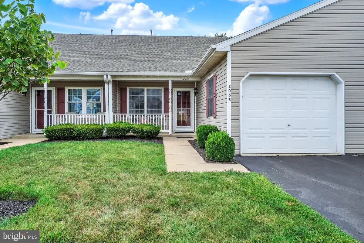 2053 Village Cir E, York, PA 17404 - #1