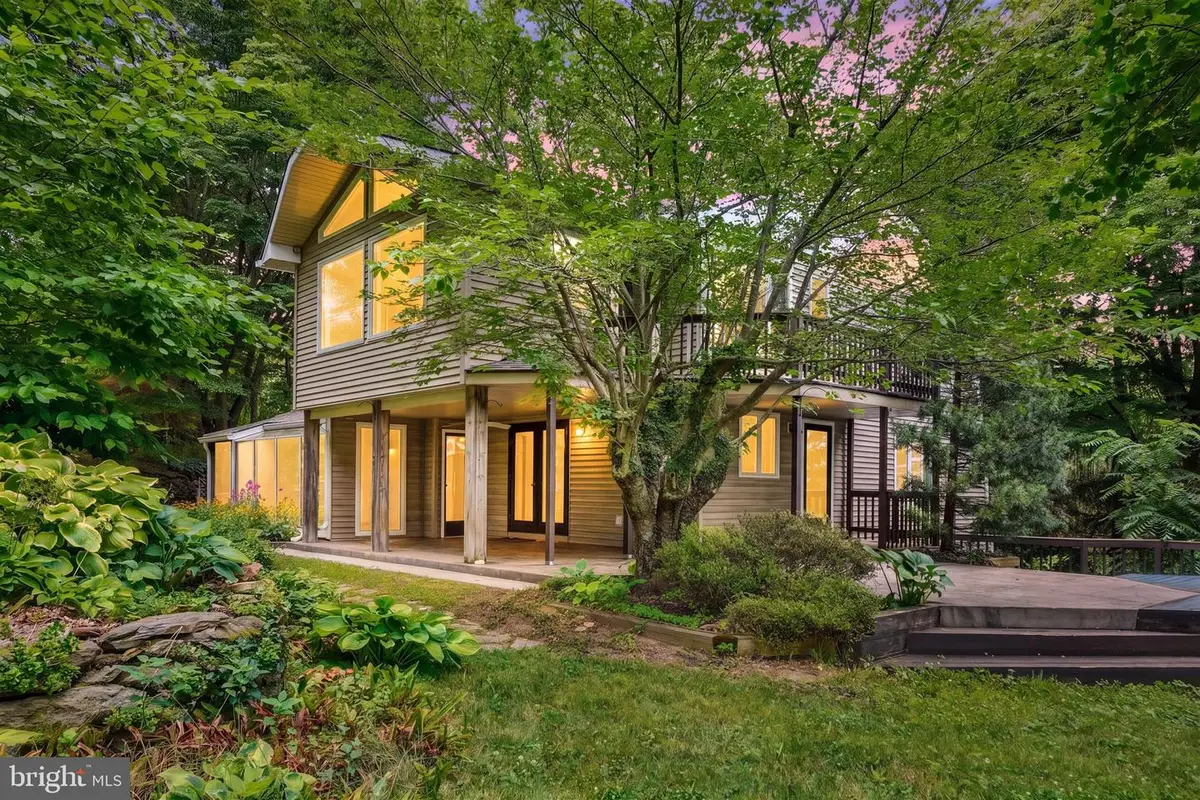 821 Smeltzer Rd, Seven Valleys, PA 17360 - #1