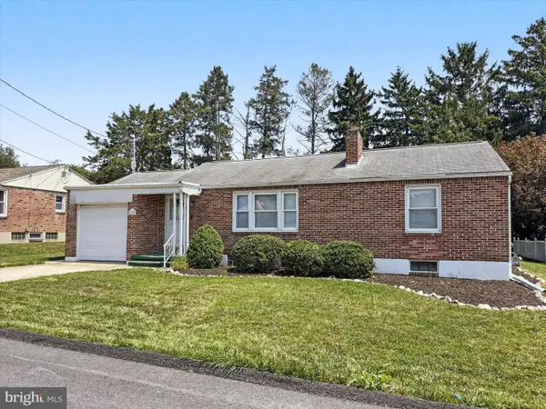2789 Clear Springs Blvd, YORK, PA 17406