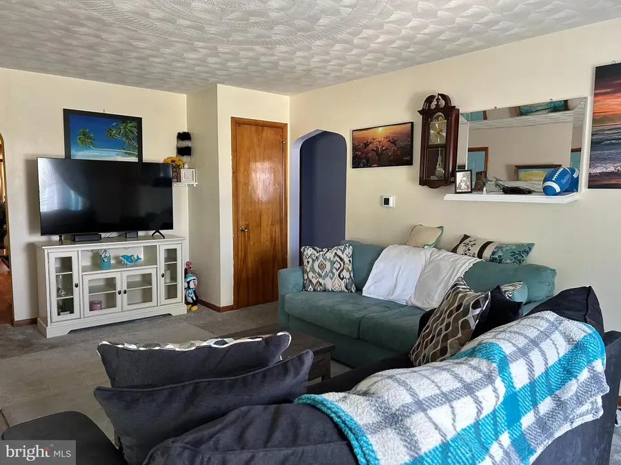 22 S Biesecker Rd, York, PA 17408 - #3