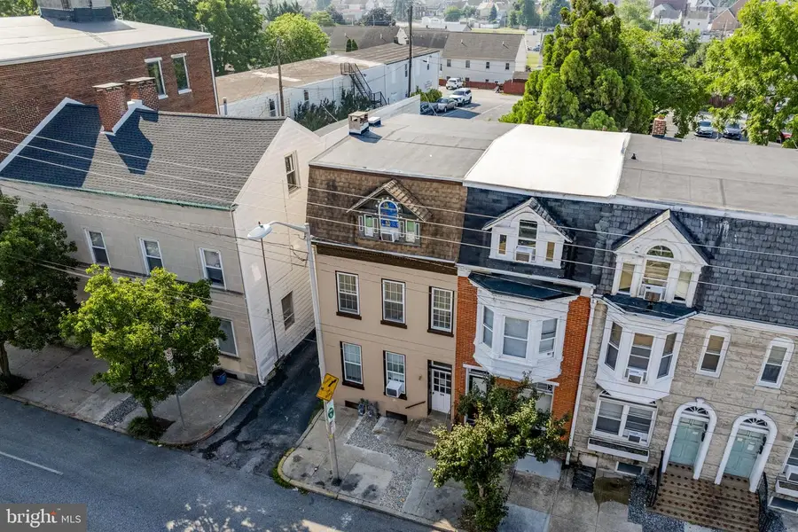 820 E Market St, York, PA 17403 - #3