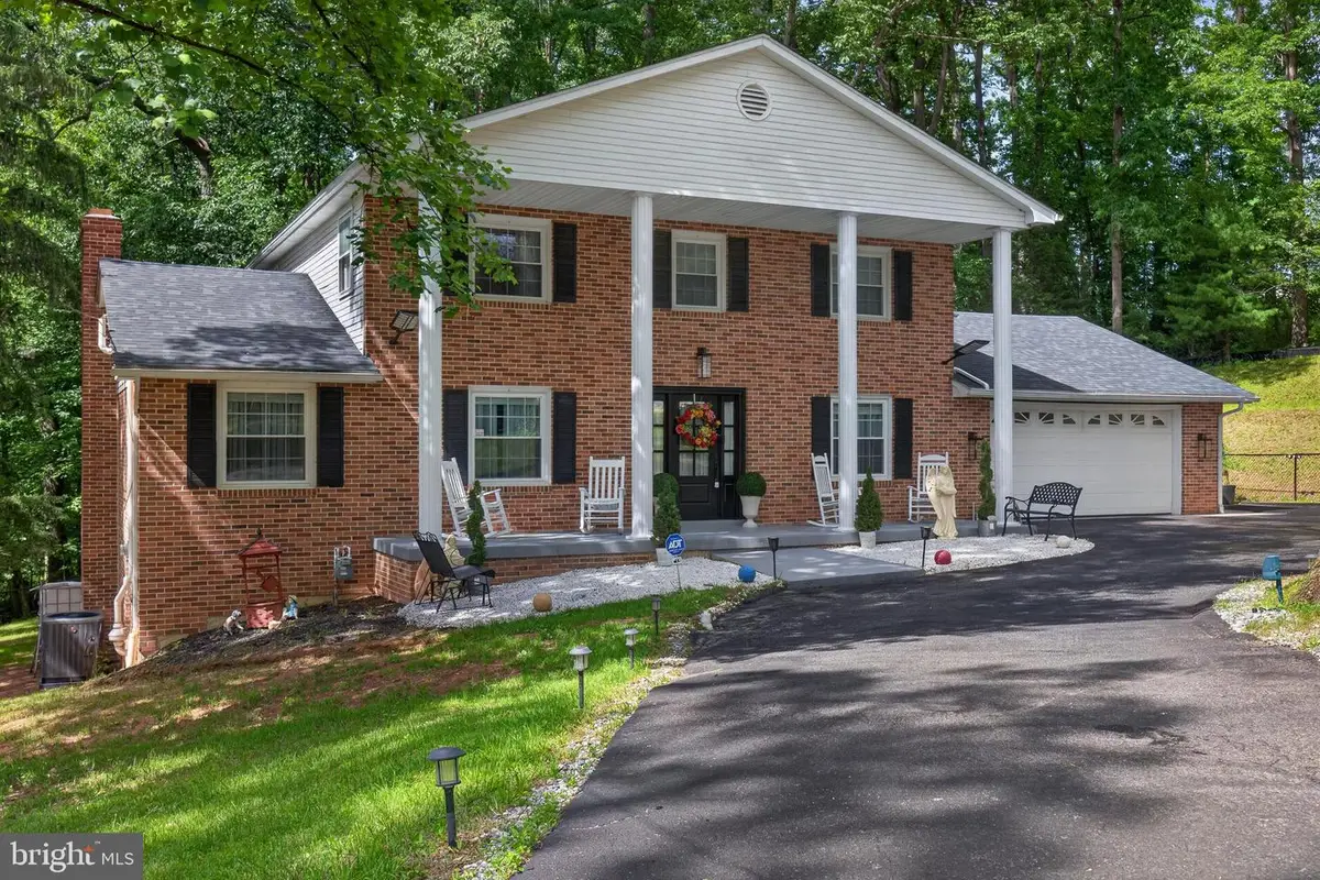 4009 Robinhood Dr, York, PA 17408 - #1