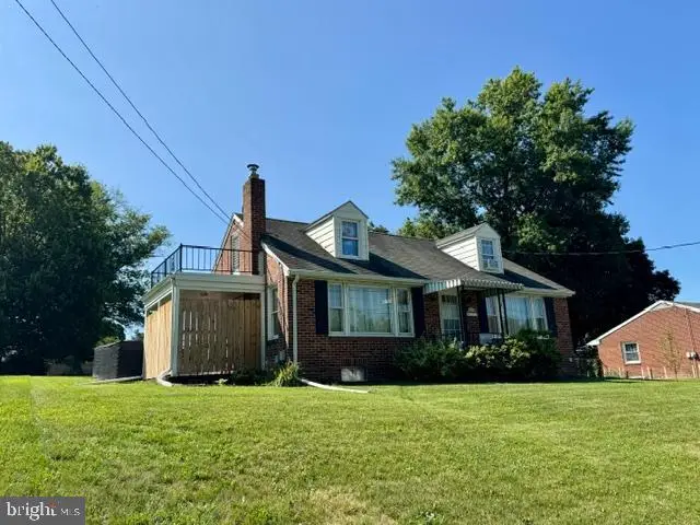 178 W Hanover St, Spring Grove, PA 17362 - #2