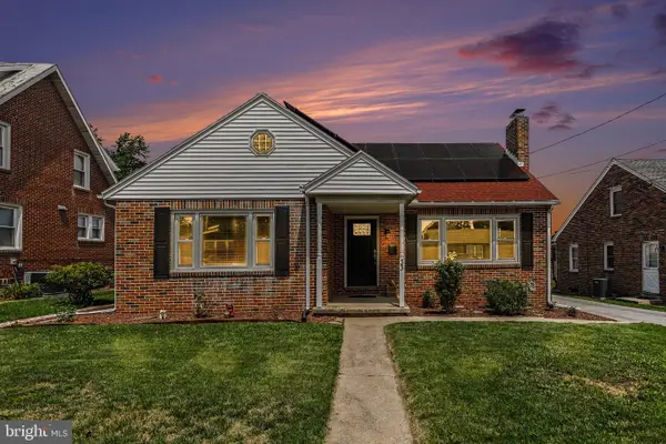 33 N Queen St, DOVER, PA 17315