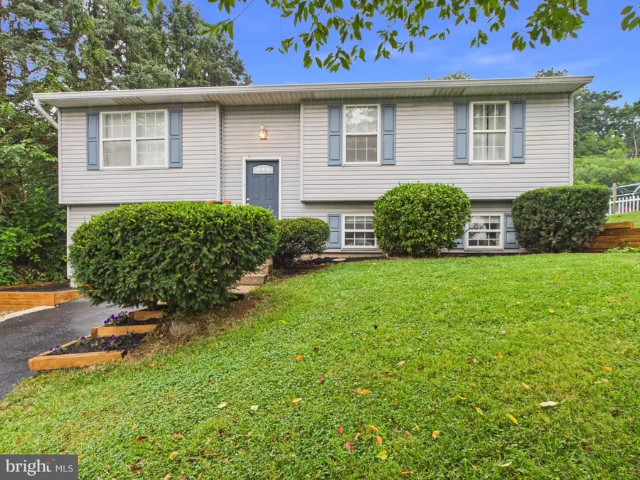 200 Canary Cir, York, PA 17404 - #2