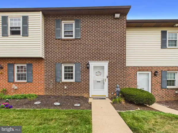 1708 Baron Dr, YORK, PA 17408