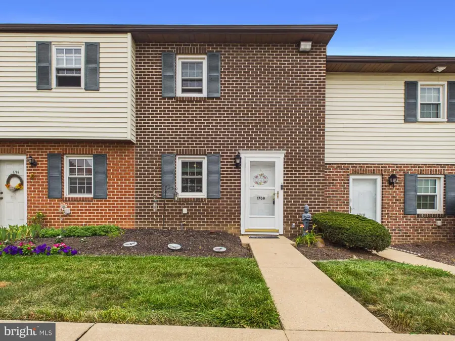 1708 Baron Dr, York, PA 17408 - #2