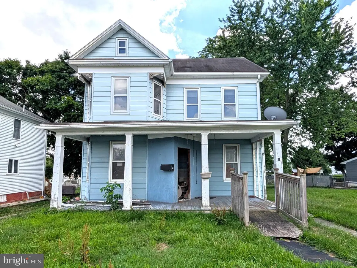 211 Fair Ave, Hanover, PA 17331 - #1