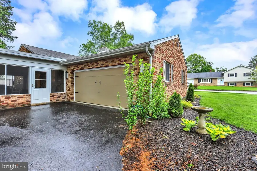 406 Clearview Rd, Hanover, PA 17331 - #3