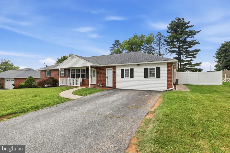 116 E Clearview Dr, Shrewsbury, PA 17361 - #3