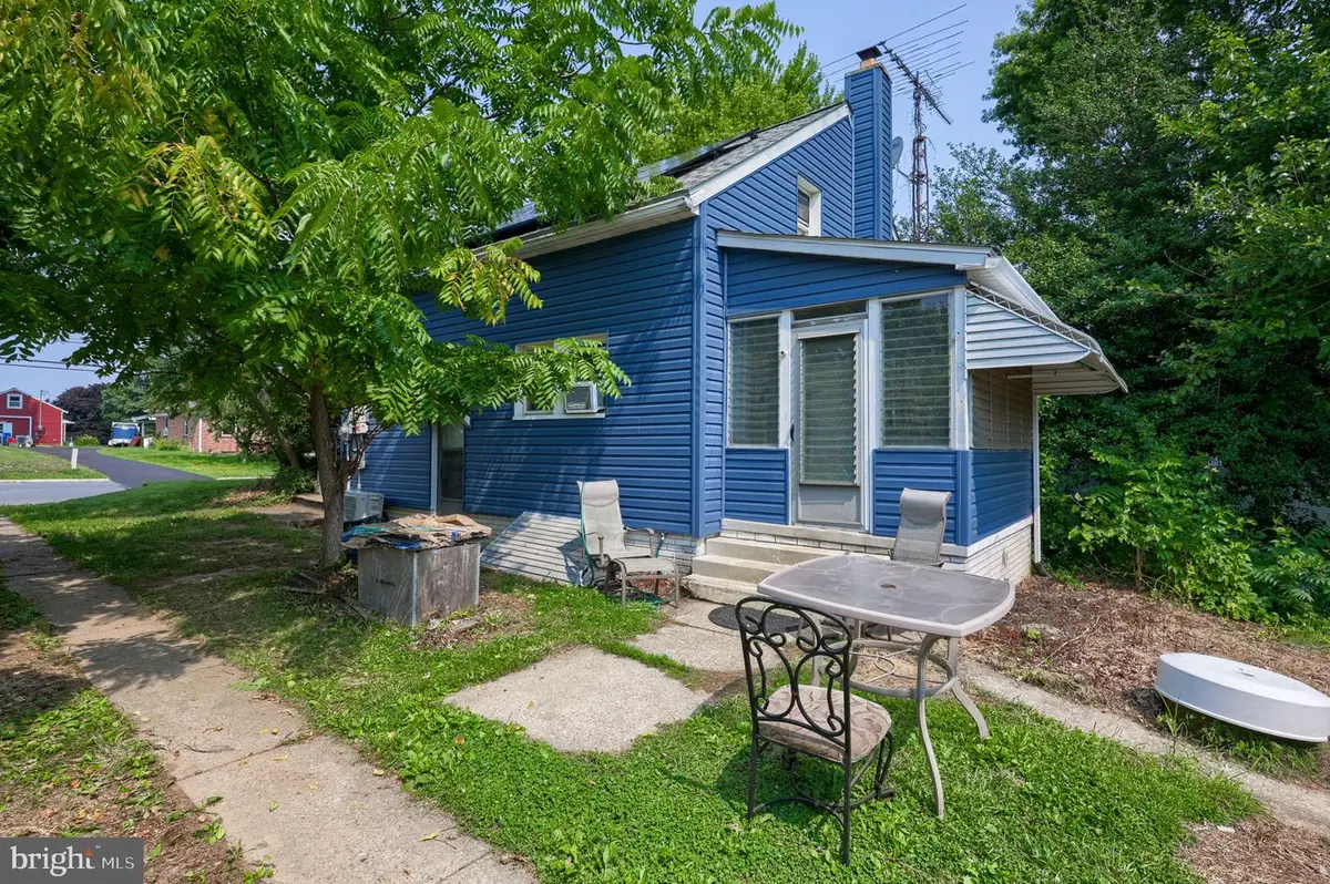 429 N Pleasant Ave, Dallastown, PA 17313 - #1