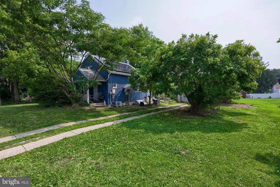 429 N Pleasant Ave, Dallastown, PA 17313 - #2