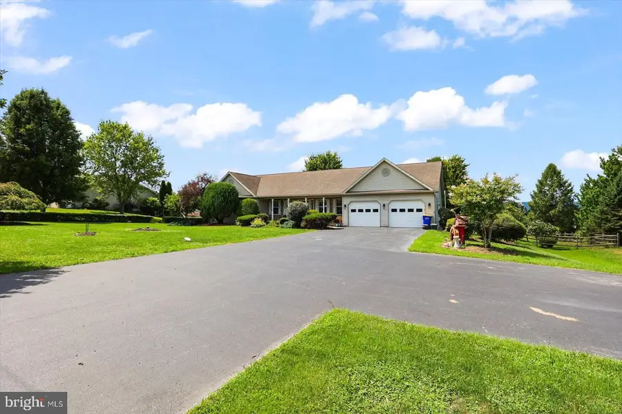 6467 Pamadeva Rd, Hanover, PA 17331 - #2