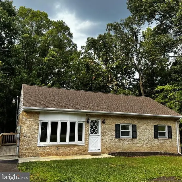 248 Fuhrman Mill Rd, Hanover, PA 17331 - #1
