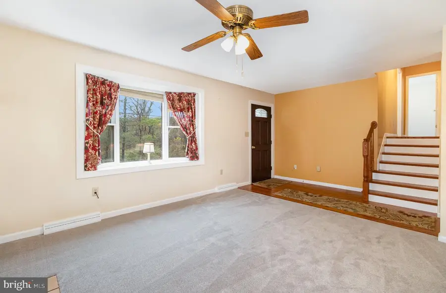6825 Glatfelters Station Rd, Seven Valleys, PA 17360 - #3