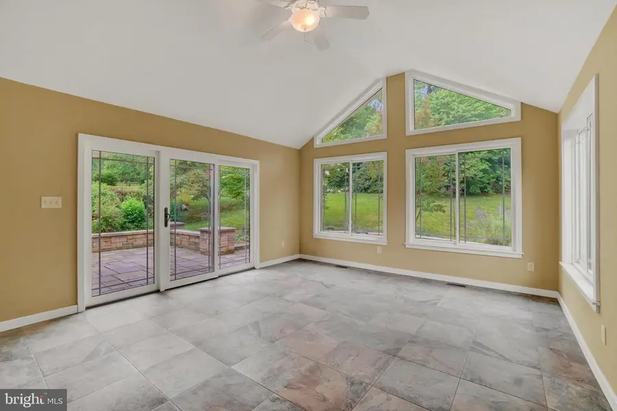 385 Tri Hill Dr, York, PA 17403 - #3