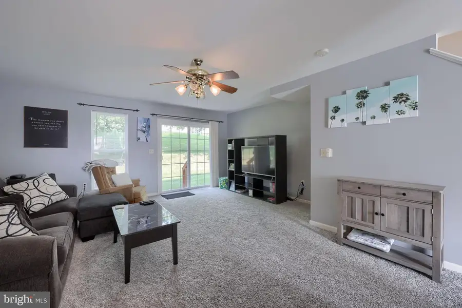 2762 Hunters Crest Dr, York, PA 17402 - #3