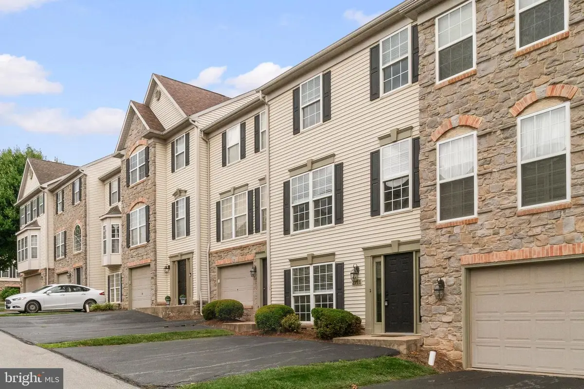 2711 Hunt Club Dr #62, York, PA 17402 - #1