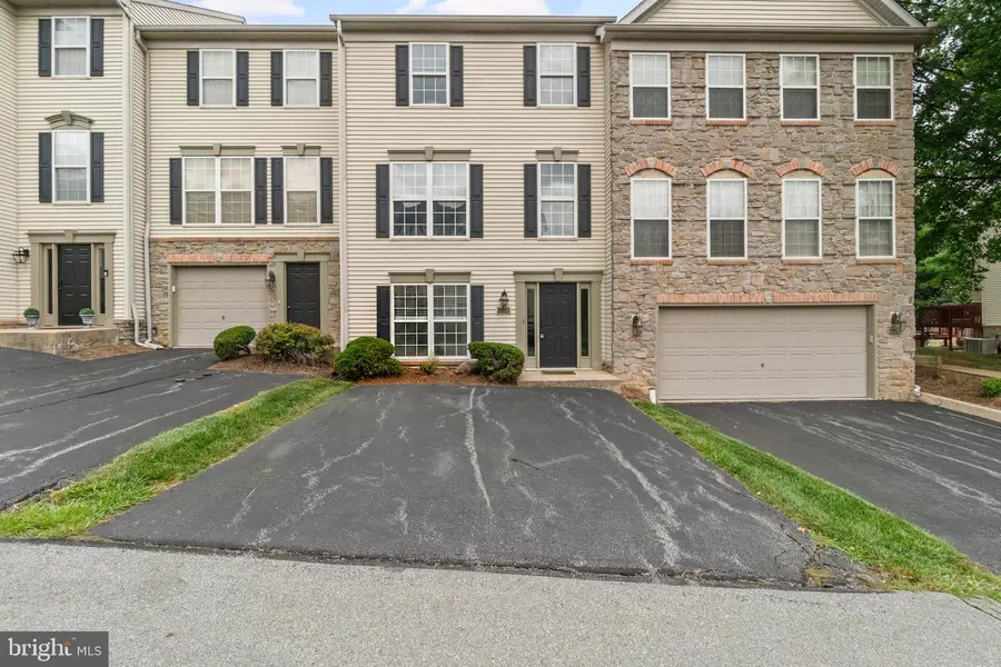 2711 Hunt Club Dr #62, York, PA 17402 - #2
