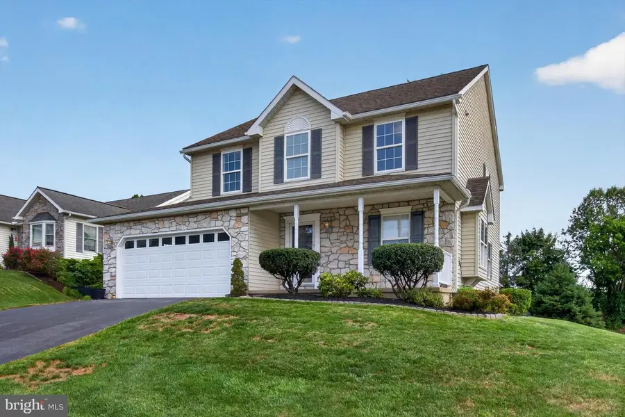 624 Bartlett Dr, Dallastown, PA 17313 - #2