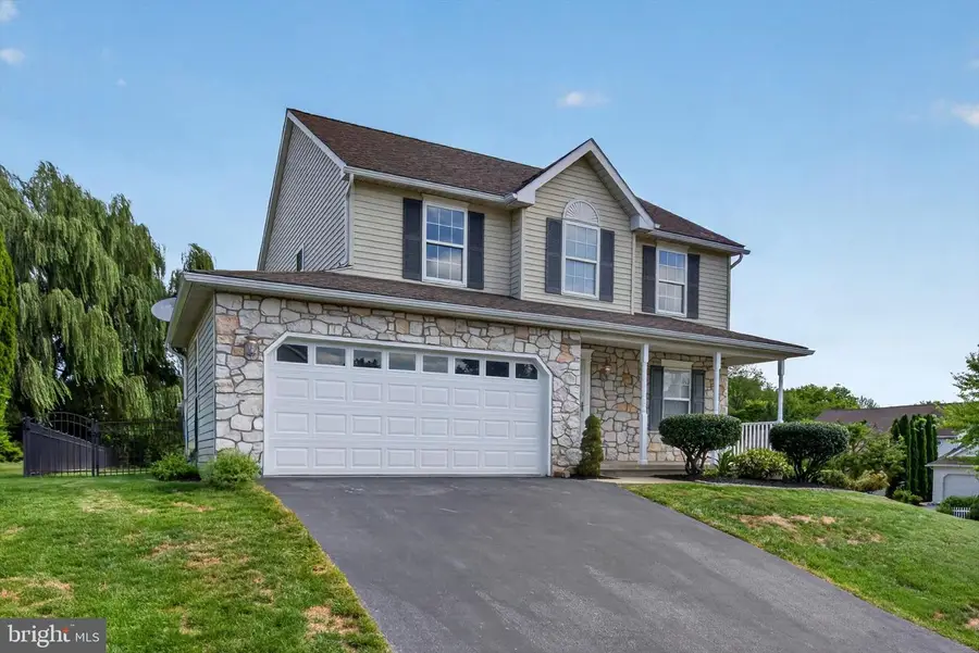 624 Bartlett Dr, Dallastown, PA 17313 - #3