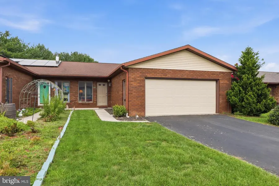 220 Kennedy Ct, Hanover, PA 17331 - #2