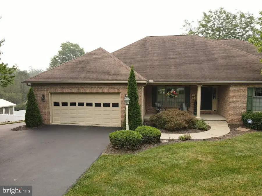 1022 Woodridge Rd, Red Lion, PA 17356 - #2