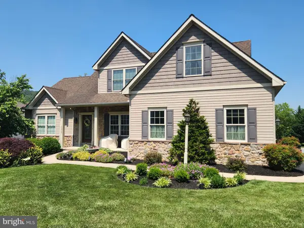 1213 Winterberry Dr, YORK, PA 17406