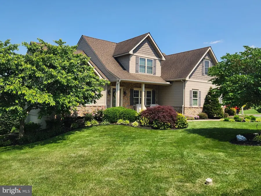 1213 Winterberry Dr, York, PA 17406 - #2