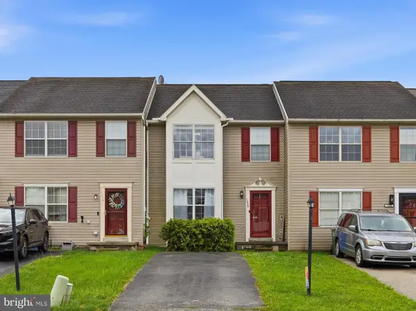 1226 Wanda Dr, HANOVER, PA 17331