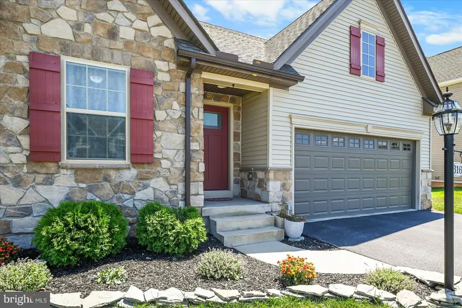 316 Hollyhock Dr, Manchester, PA 17345 - #2