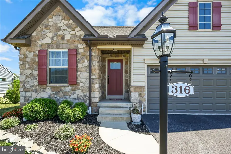 316 Hollyhock Dr, Manchester, PA 17345 - #3