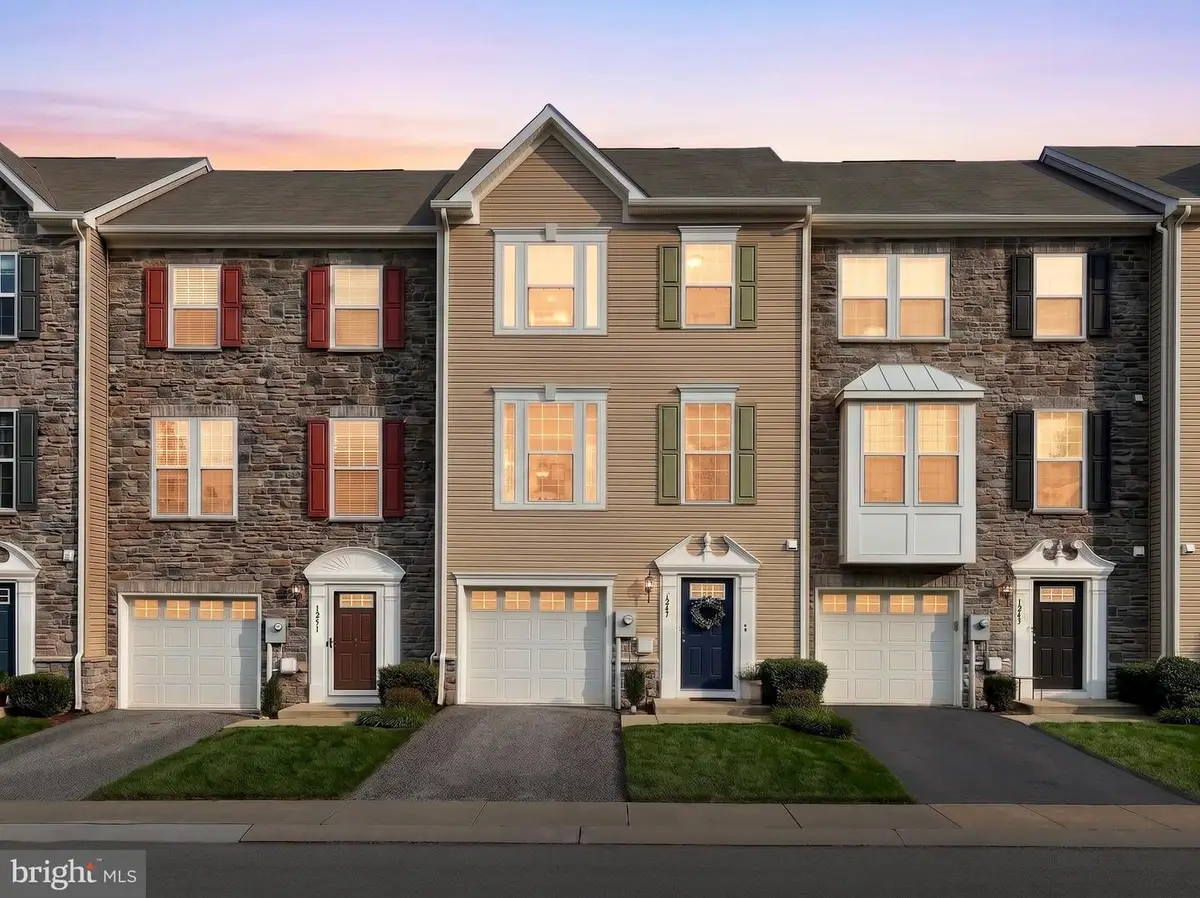 1247 Rannoch Ln, York, PA 17403 - #1